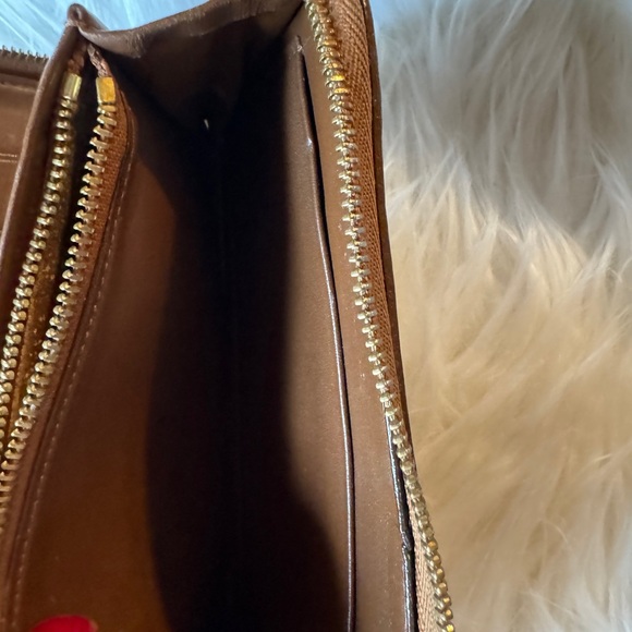 Louis Vuittion Vernis Mongram Wallet - Picture 6 of 7